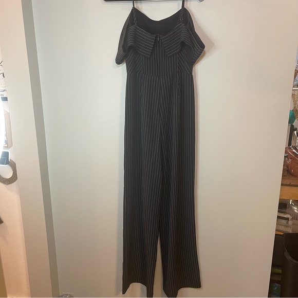 Forever 21 pinstripe strapless cutout navy zippered jumpsuit size medium - Picture 3 of 7